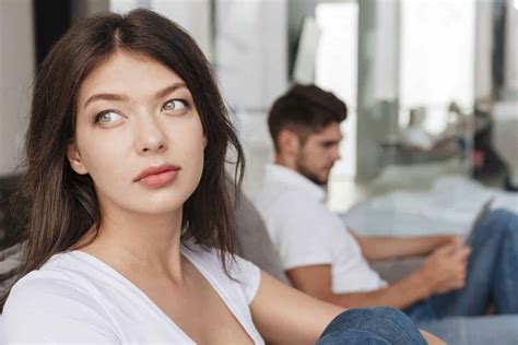 10 red flags to look out for if your gut is telling you your partner