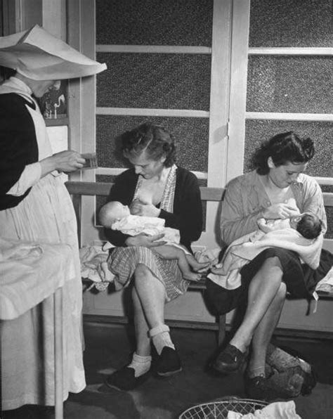 25 Historical Images That Normalize Breastfeeding Breastfeeding