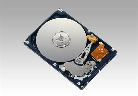 fujitsu introduces    hard disk drives featuring perpendicular magnetic recording