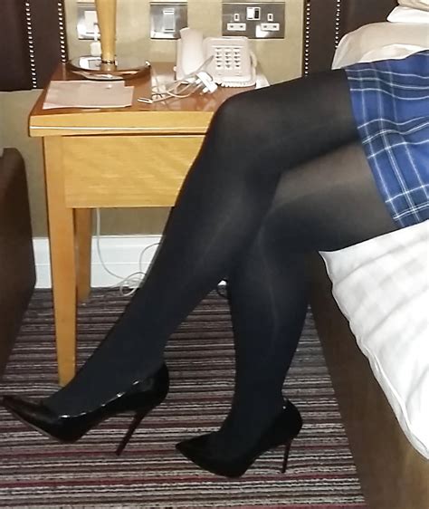 wife s crossed legs in her new blue dress 5 pics xhamster