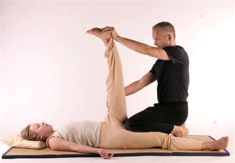 Technique Of Thai Massage Massage Thai Massage Thai Yoga Massage