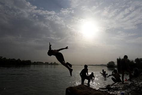 Scorching Temperatures Bake Middle East Amid Eid Al Adha Celebrations