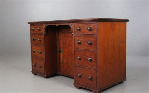 mahogany mahogany desk