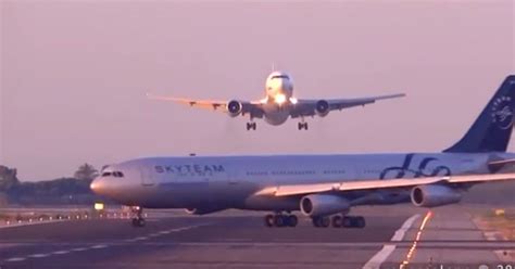 here s the moment two passenger planes almost crash huffpost uk