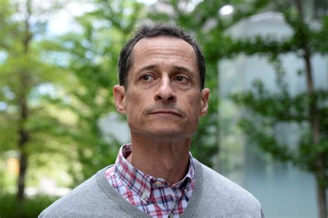 anthony weiner  sell  infamous crotch shot   nft
