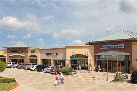 dallas malls  shopping centers  mall reviews