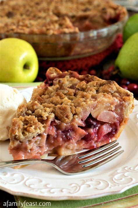 fall fruit pie  delicious crumb topped pie filled  apples pears