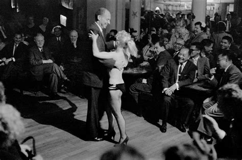 frank horvat 1958 paris tourists in a night club flashbak