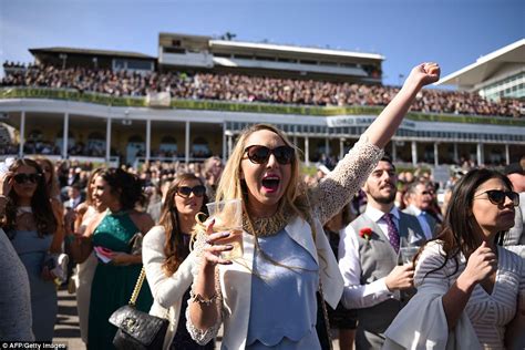 many clouds wins the grand national at sunny aintree