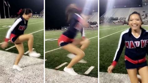 Manvel High School Cheerleader Defies Gravity In Epic Stunt Abc13 Houston