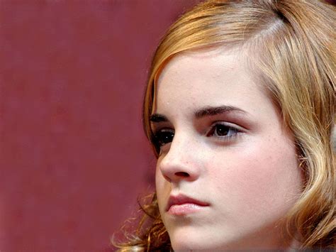 Emma Watson Close Up Gorgeous Face Wallpapers Wallpapers Hd