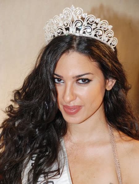 صور فساتين و ازياء ملكة جمال مصر الهام وجدى 2012 صور ملكات