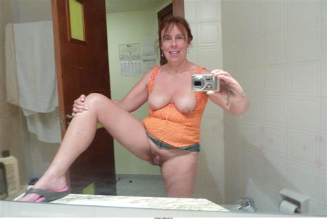 wifebucket more shameless nude selfies from average wives