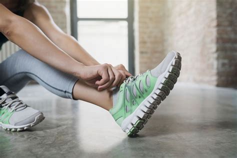 zo herken je slijtage van hardloopschoenen hardloopschoenen schoenen en training