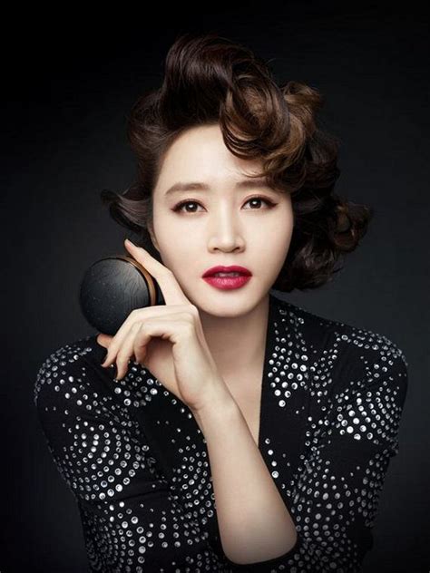 South Korean Stunner Kim Hye Soo Barnorama