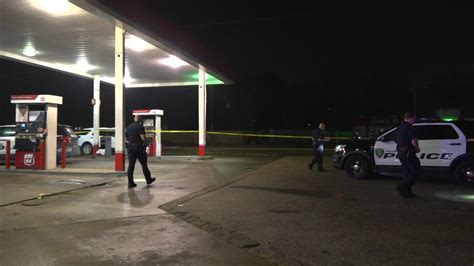 2 shot outside northwest houston gas station 1 dies