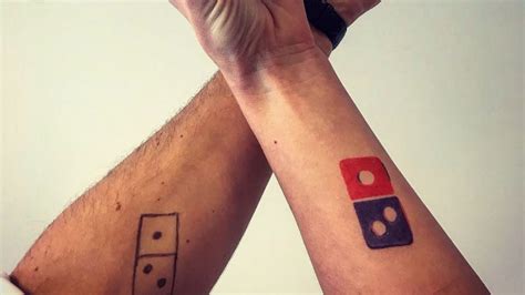 actie van dominos loopt uit de hand russen massaal aan de pizza tattoo rtl nieuws