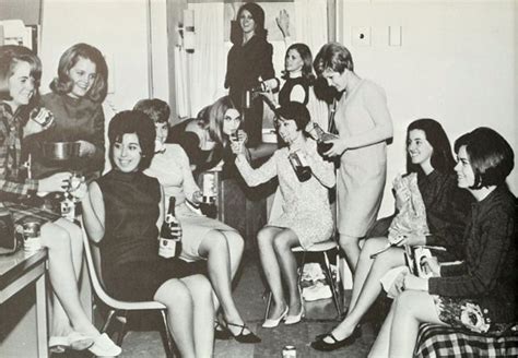 38 Vintage Snapshots Capture Teenage Parties During The 1960s And 1970s