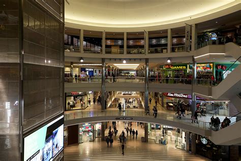 emmanuel aranda mall  america suspect  troubled history crime news