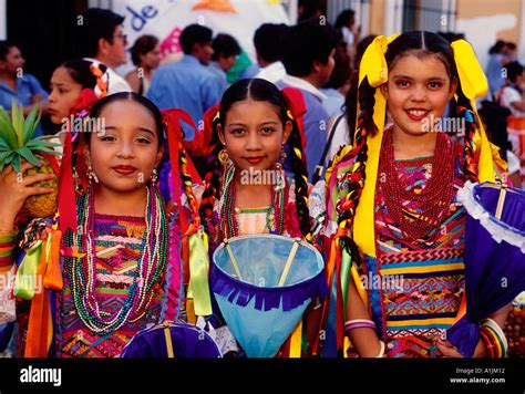 mexican people young girls pineapple dance guelaguetza festival stock photo  alamy