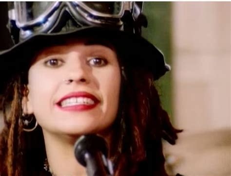 4 non blondes ‘what s up fabulous song to drive fast to