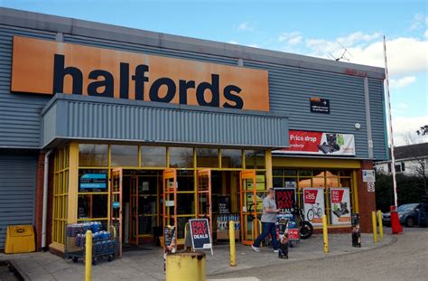 video halfords advert  banned  encouraging dangerous driving garage wire
