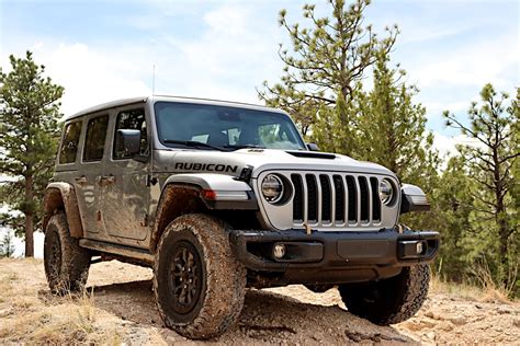review jeep wrangler rubicon  power meets  road prowess