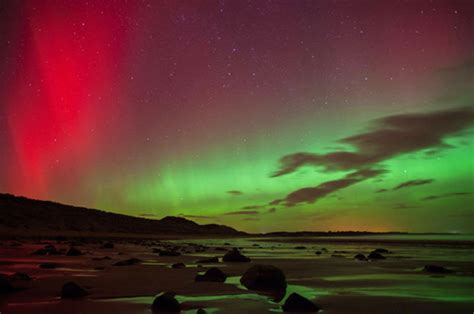northern lights decorate night sky over britain in amazing