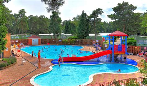 outdoor swimming pool  campsites  dorset  book  campsites  pitchup