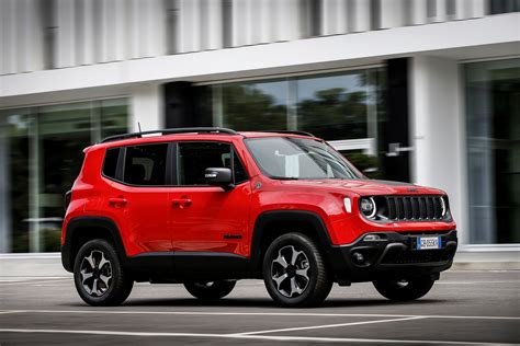 jeep renegade xe plug  hybrid price announced   uk