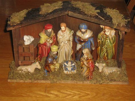 musical gardener nativity sets