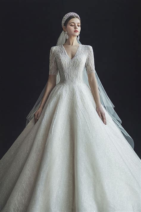 The New Off White 19 Wedding Dresses For Modern Brides