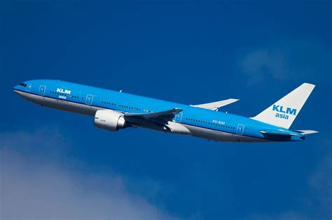 blue  blue blue  plane aircraft