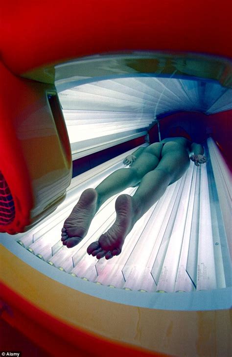 Girls In Tanning Beds Nude Pic