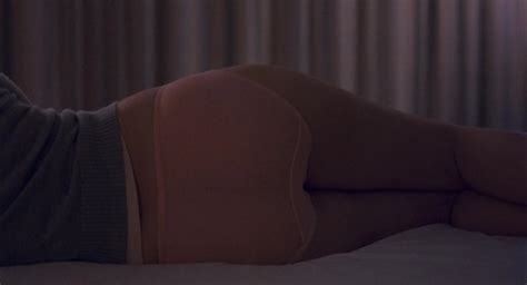 naked scarlett johansson in lost in translation