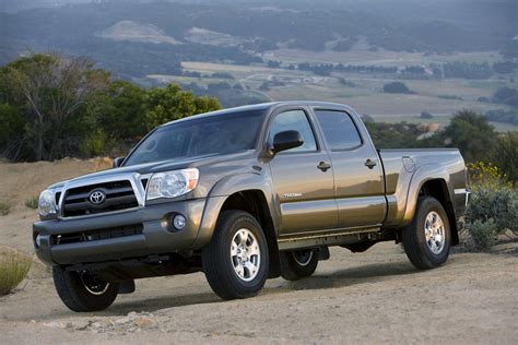 blog post preview  toyota tacoma   road choice  mid size pickups car talk