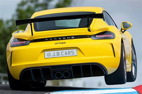 porsche cayman  gt rs    powerful   thought carbuzz
