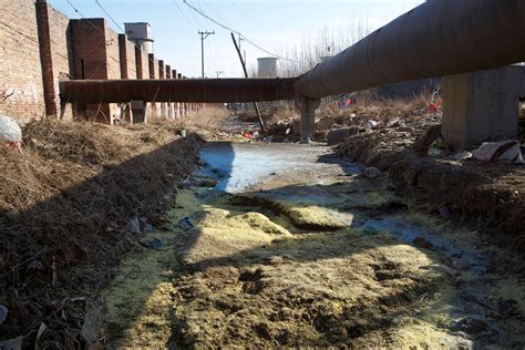 chinas  soil pollution law reverse decades  harm china