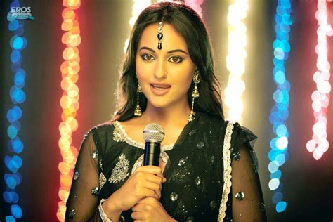 tamil movie actress hot sonakshi sinha in saree