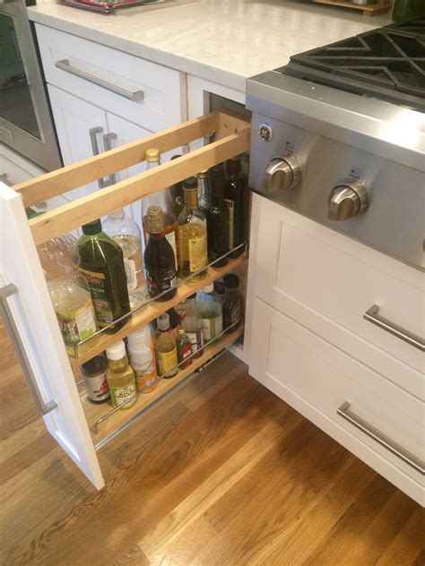 I Like The Condiment Pull Out Drawer By The Stove Beautiful Kitchen