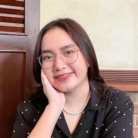 Nadhira Firuzia Jasmine Jawa Barat Indonesia Profil Profesional