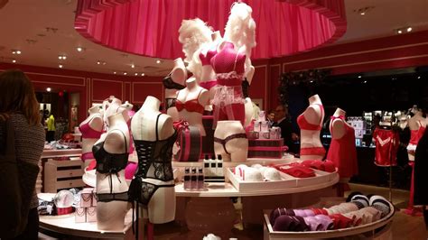 Victoria S Secret Flagship Coming To New York Stores Set For Mexico
