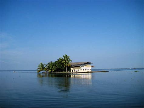 Beautiful Tourist Place In Kumarakom Kerala Aalmaramspot