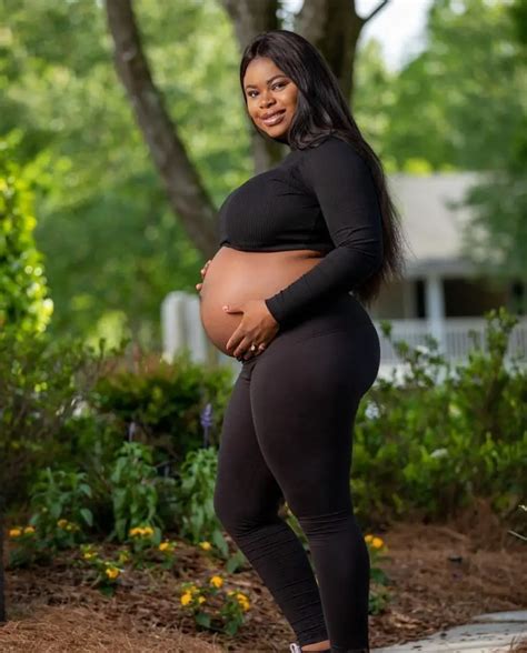would you rock black for your maternity photo shoot a million styles