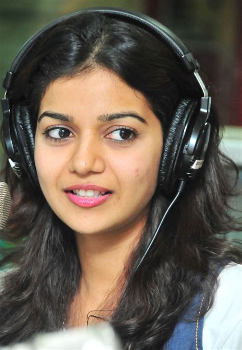 hot picture tamil telugu cute actress swathi stills at