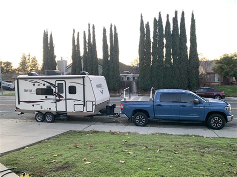 towing   lb travel trailer    tundra crewmax  sr  trd  road rtoyotatundra