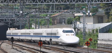 trains today riding the shinkansen