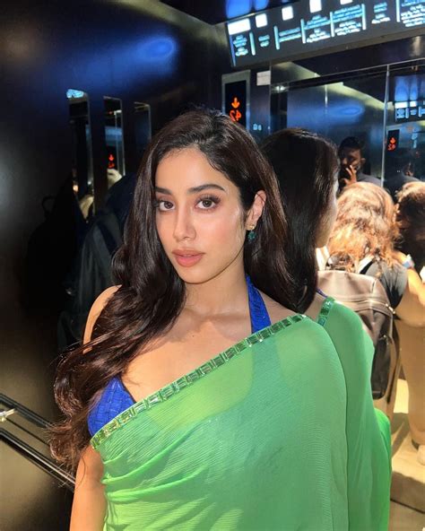 Janhvi Kapoor In Saree🥵🤤🔥💦 She Is So Awesome💦🔥🤤🥵 R Indianactressx