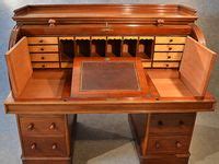 idees de antique furniture en  mobilier de salon bureau bureau antique