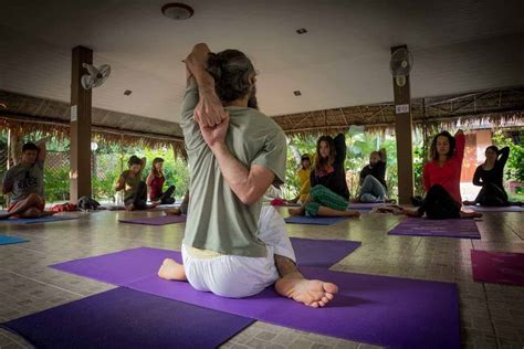 200 hour classical yoga teacher training course 1 month